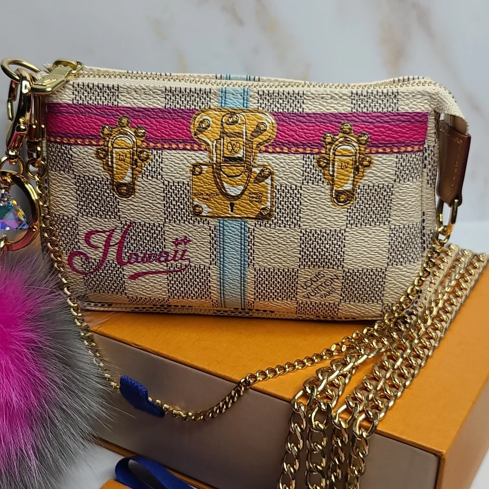 Louis Vuitton Damier Azur 2018 trunk pochette Hawaii, limited edition